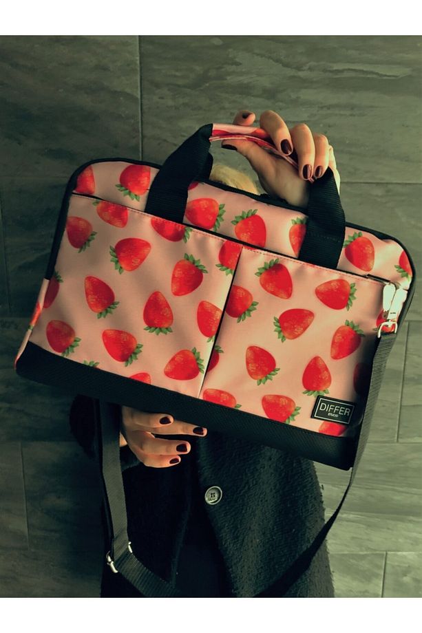 15.6'' Inç Çilek Desenli Laptop/macbook/notebook/bilgisayar/evrak Çantası - 5