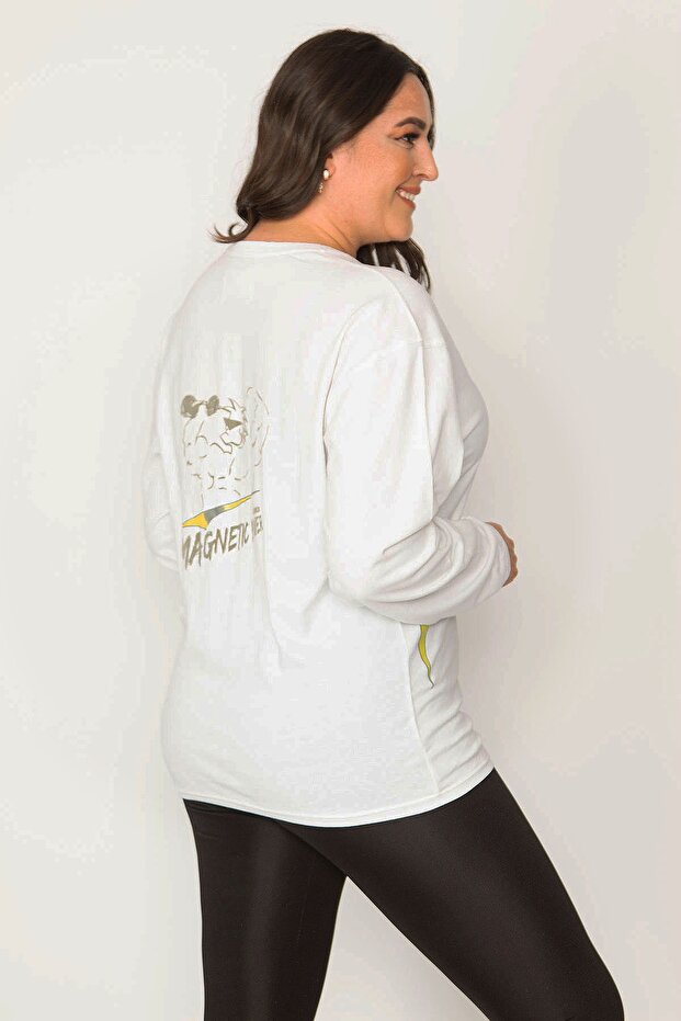 سويت شيرت نسائي من نسيج القطن ذو حجم كبير ورقبة دائرية وطباعة خلفية مفصلة 65n31024 - 5