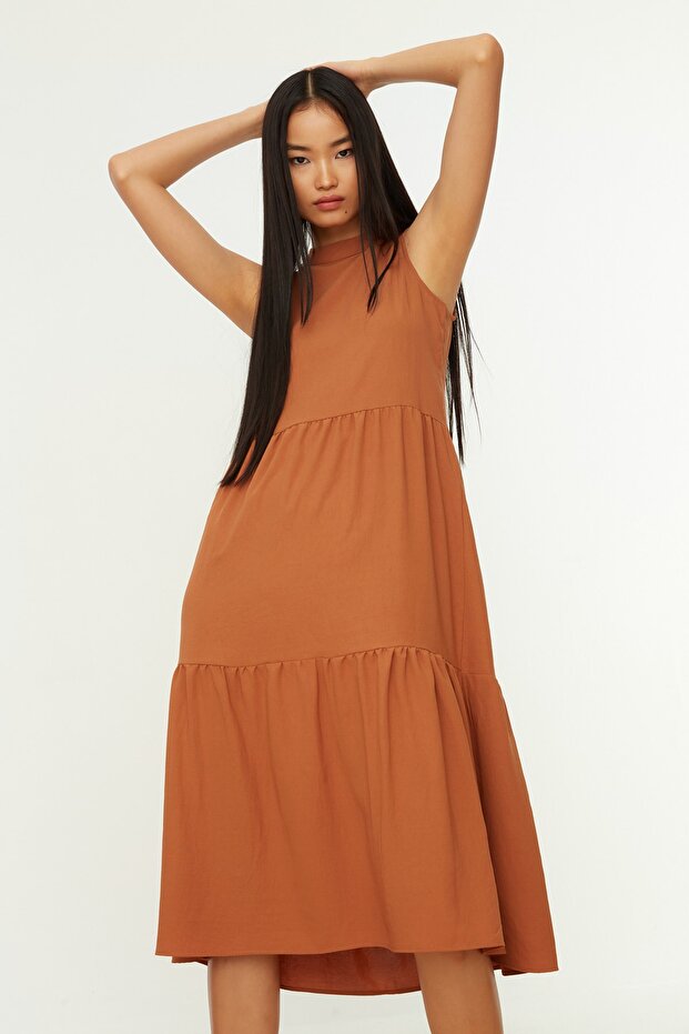 Kamelfarbenes, weit geschnittenes Webkleid TWOSS20EL1864 - 4
