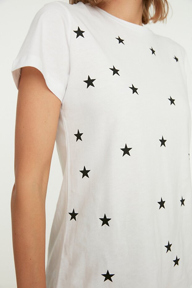 Beyaz %100 Kalın Pamuklu Yıldız Baskılı Regular/Normal Kalıp Örme T-Shirt TWOSS20TS0757 - 5
