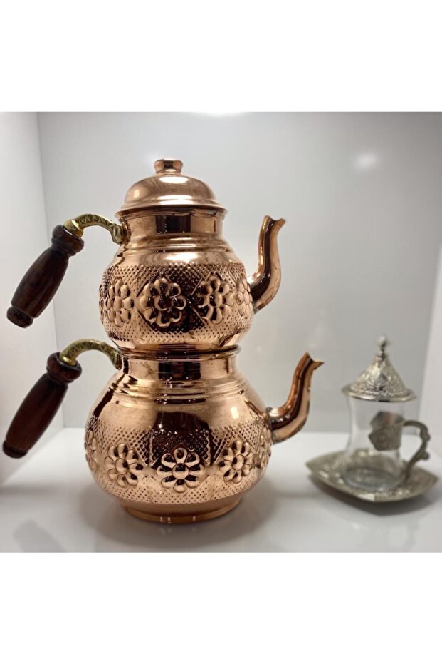 إبريق شاي نحاسي كبير الحجم منقوش - 1