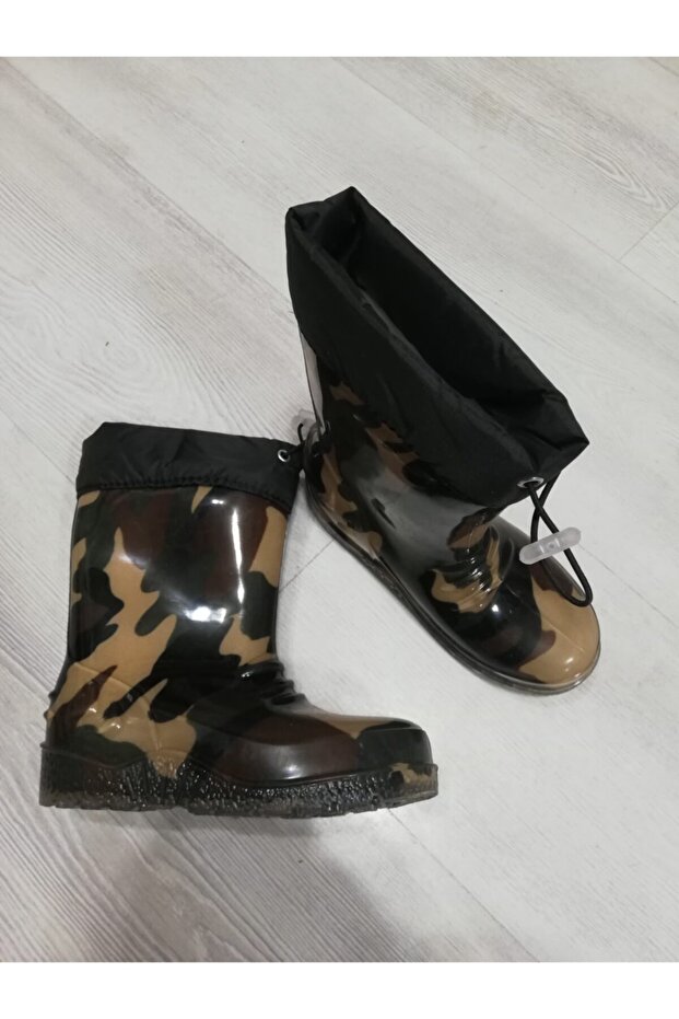 أحذية بلاستيكية للأولاد - 3