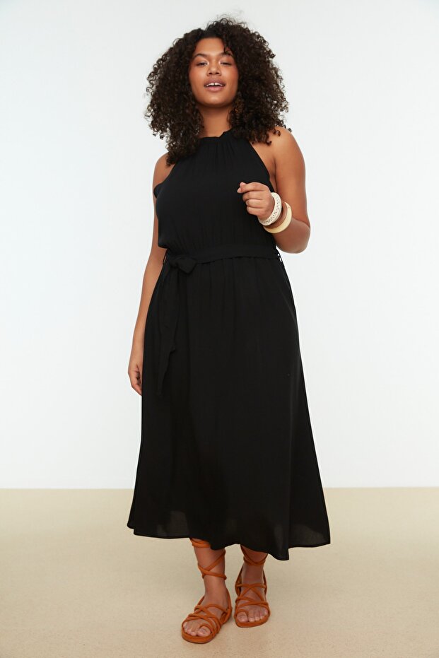 Siyah Kuşaklı Halter Yaka Dokuma Elbise TBBSS22EL1545 - 1
