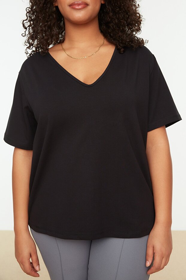 Siyah V Yaka Basic %100 Pamuk Örme T-Shirt TBBSS22BF0028 - 4