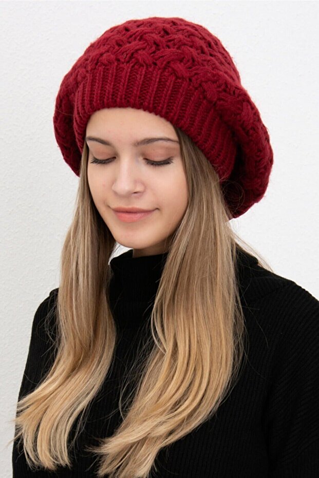 22 Painter Knitwear Knitted Beret - Claret Red