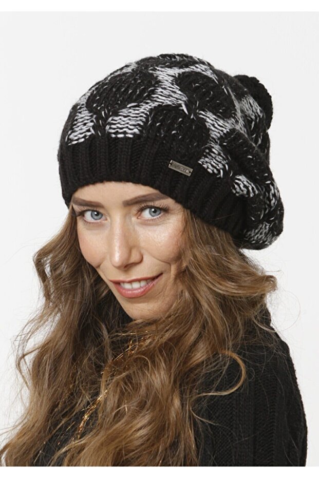 Vanilla Pompom Knitwear Knitted Beanie - Black