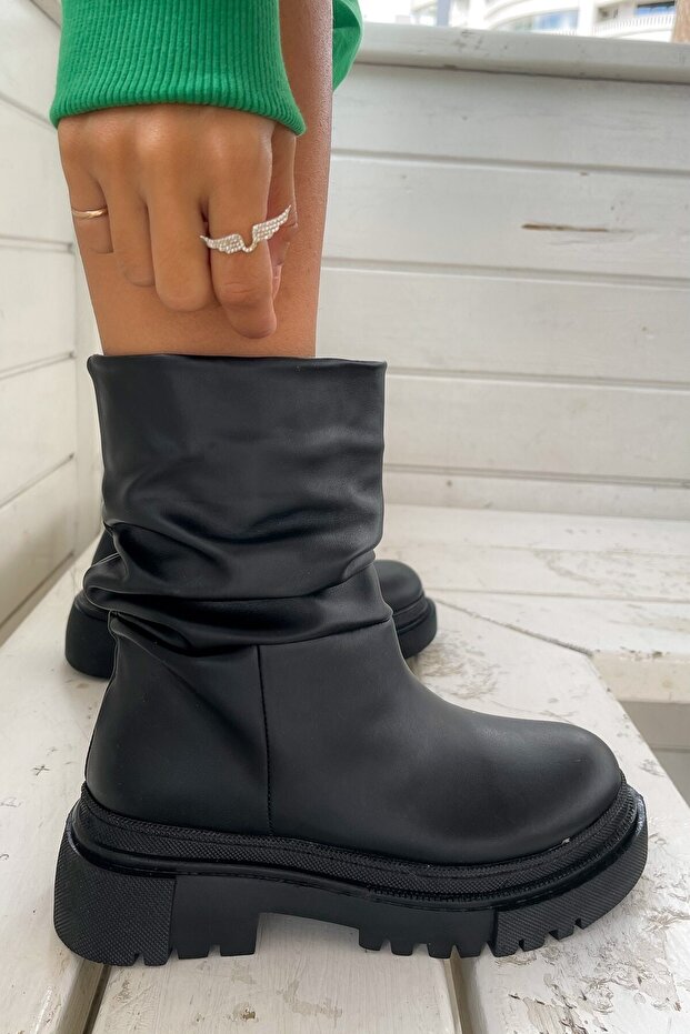 Siyah Deri Postal - 1