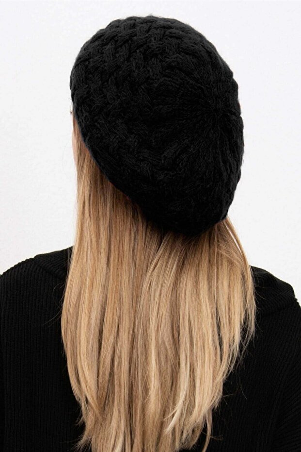 22 Painter Knitwear Knitted Beret - Black