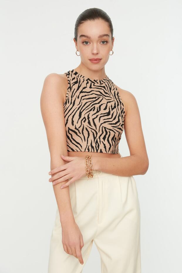 Camel Animal Printed Halter Neck Fitted Crop Stretchy Knitted Blouse TWOSS22BZ0879