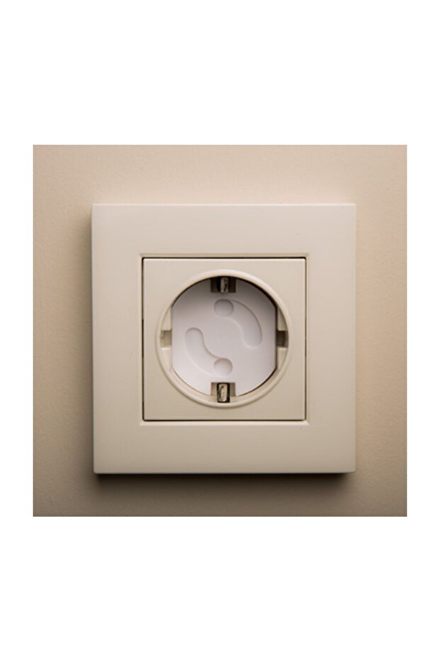 Automatic Closing Socket Protector - 1