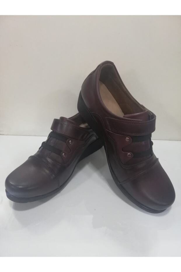 Women's Burgundy Winter Shoes