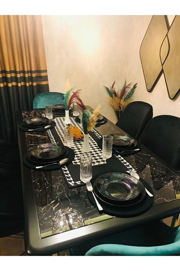 Placemat Set, Black-white Goose Foot Board Pattern Runner, 6 Black Plates