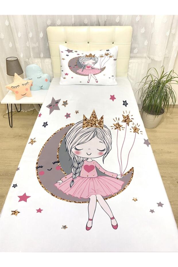 White Moon Princess Patterned Bedspread and Pillow