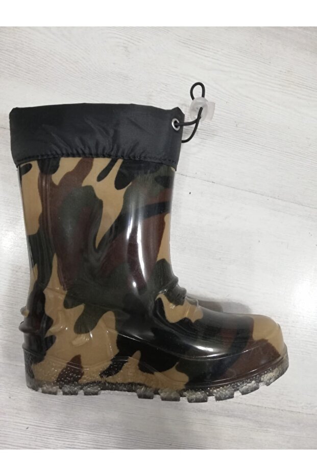 أحذية بلاستيكية للأولاد - 1