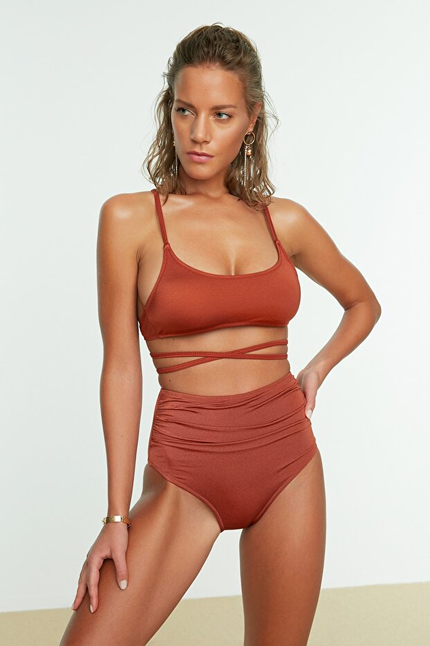 Kahverengi Drapeli Hipster Süper Yüksek Bel Bikini Altı TBESS21BA0178 - 1