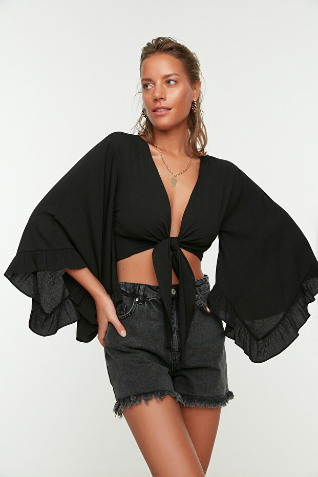 Siyah Dokuma Volanlı Plaj Crop Bluz TBESS19BB0095 - 5