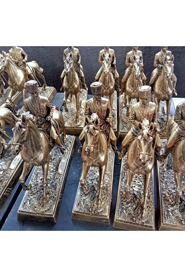 Atlı Atatürk Heykeli - 4