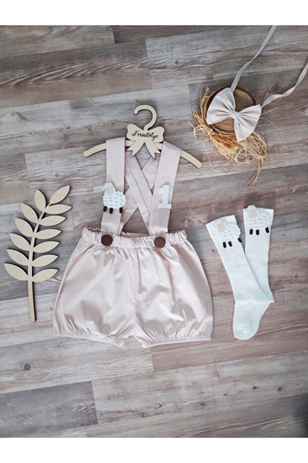 Farm Concept Costume with Village Figure