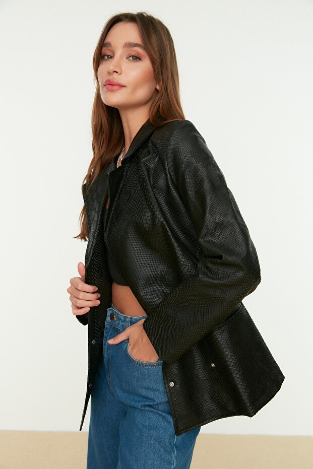 Siyah Suni Deri Oversize Cep Detaylı Dokuma Ceket TWOAW22CE0633 - 2