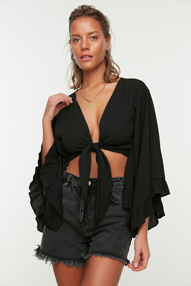 Siyah Dokuma Volanlı Plaj Crop Bluz TBESS19BB0095 - 1