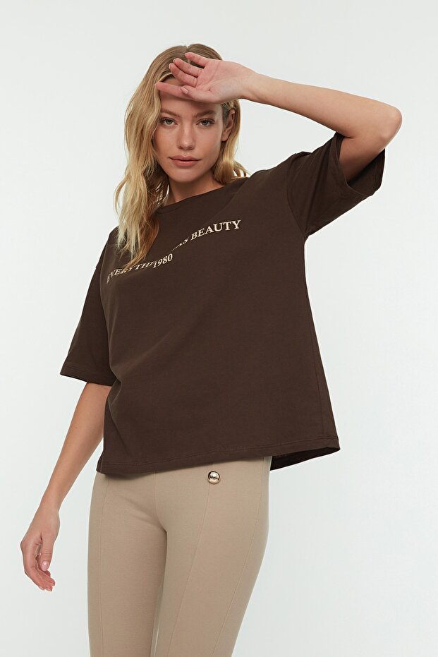 Kahverengi %100 Pamuk Slogan Baskılı Relaxed/Geniş Rahat Kesim Örme T-Shirt TWOSS19GH0034 - 4