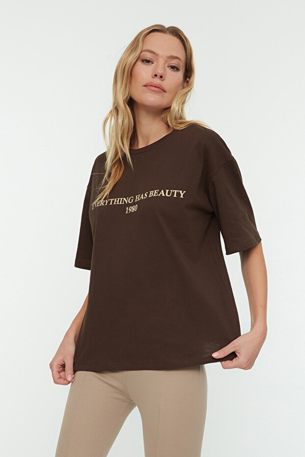 Kahverengi %100 Pamuk Slogan Baskılı Relaxed/Geniş Rahat Kesim Örme T-Shirt TWOSS19GH0034 - 3