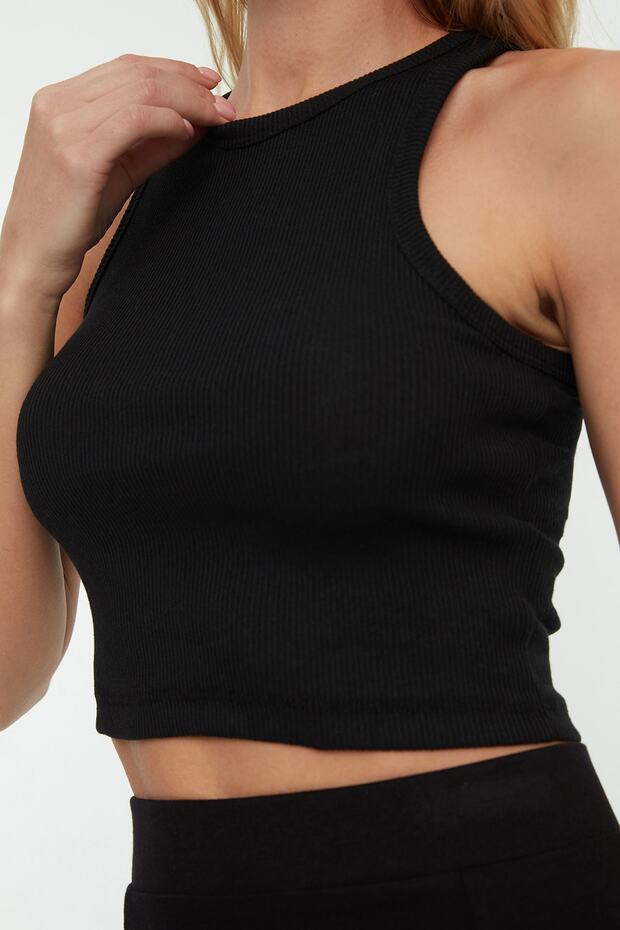 Siyah Fitted/Vücuda Oturan Super Crop Halter Yaka Fitilli Esnek Örme Atlet TWOSS21AL0050 - 4