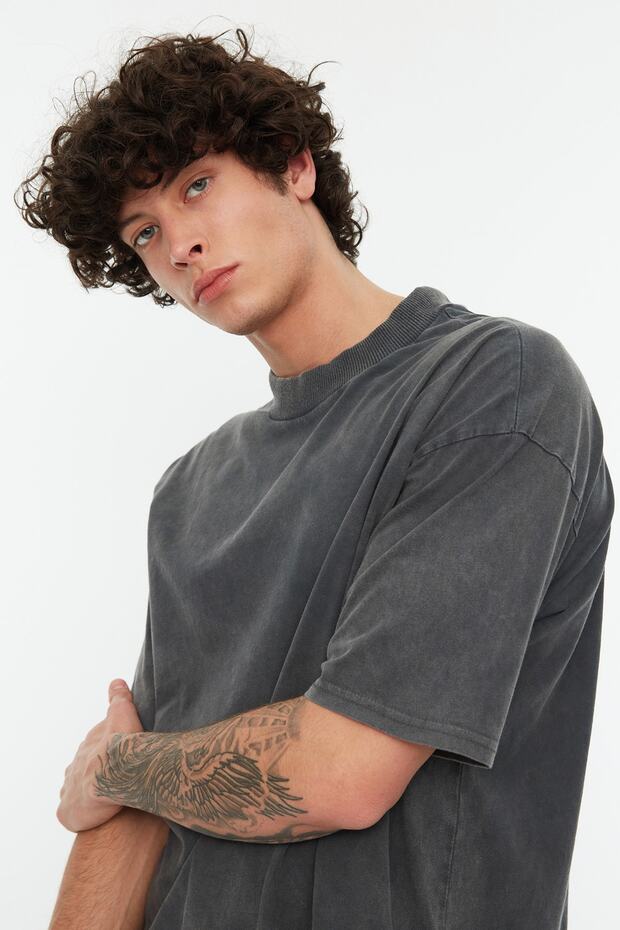 Antrasit Oversize/Geniş Kesim Eskitme/Soluk Efekt %100 Pamuk T-Shirt TMNSS22TS0417 - 4