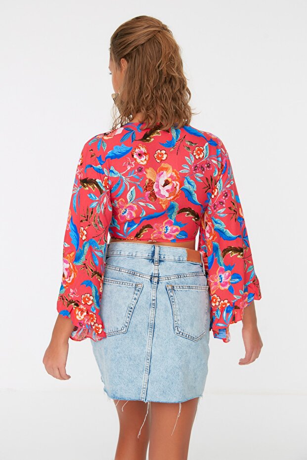 Çiçek Desenli Dokuma Volanlı Plaj Crop Bluz TBESS19BB0095 - 5
