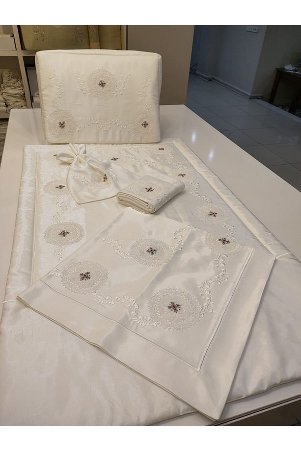 El Işi Iğne Oyalı Rokokolu Ve Nakış Işlemeli Seccade Setimiz 5 Parçadan Oluşmaktadır. - 6