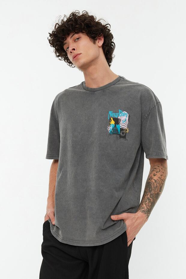 Antrasit Oversize/Geniş Kesim Bisiklet Yaka Kısa Kollu Asit Yıkamalı Baskılı T-Shirt TMNSS22TS0838 - 2
