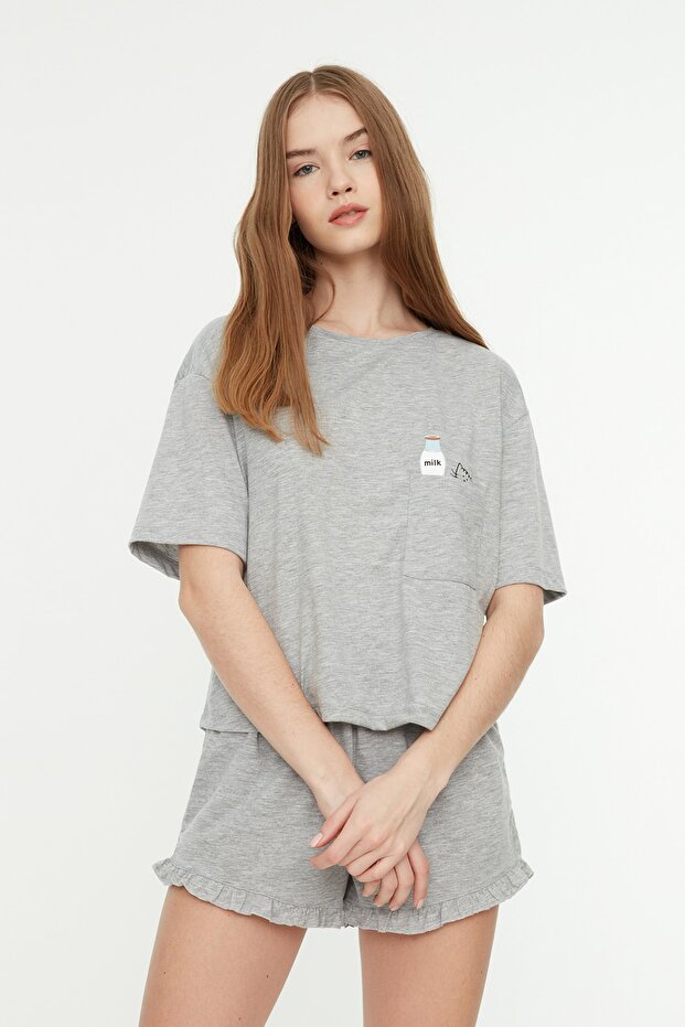 Gri %100 Pamuklu Fırfırlı Baskılı Şortlu Örme Pijama Takımı THMSS22PT0422 - 3