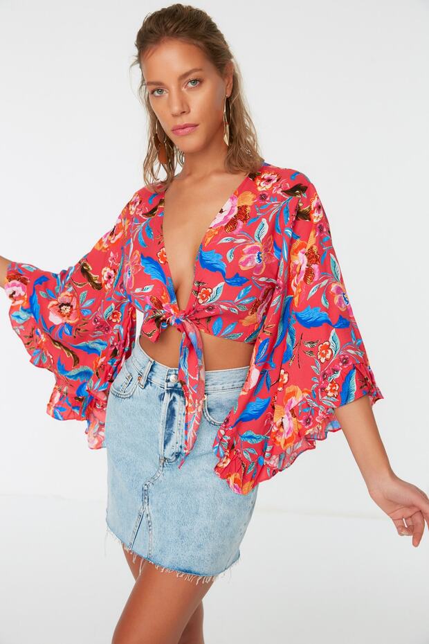 Çiçek Desenli Dokuma Volanlı Plaj Crop Bluz TBESS19BB0095 - 2