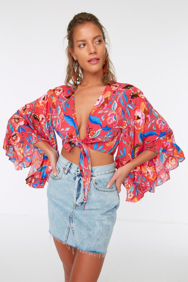 Çiçek Desenli Dokuma Volanlı Plaj Crop Bluz TBESS19BB0095 - 1