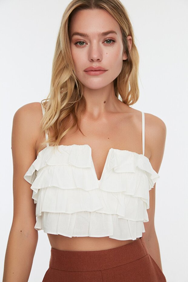 Beyaz Dokuma Fırfırlı Plaj Crop Bluz TBESS21BZ0661 - 5