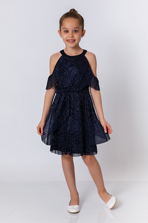 Devojčica u tamnoplavoj haljini - 1