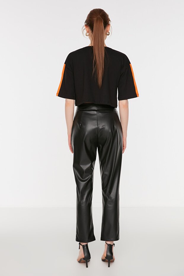 Fekete cigaretta szövésű műbőr karácsonyi nadrág TWOAW22PL0290 - 9