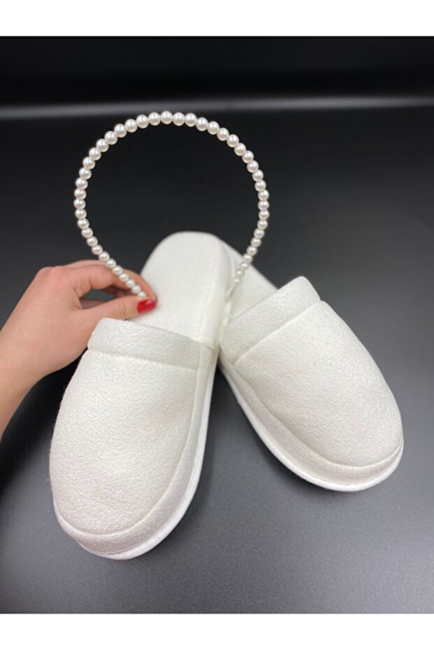 412 Maternity Slippers and Pearl Pearl Crown