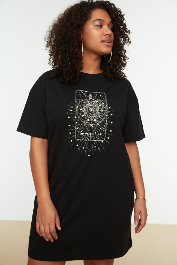Siyah Geometrik Baskılı %100 Pamuk Örme Büyük Beden T-Shirt Elbise TBBSS22EL2269 - 3