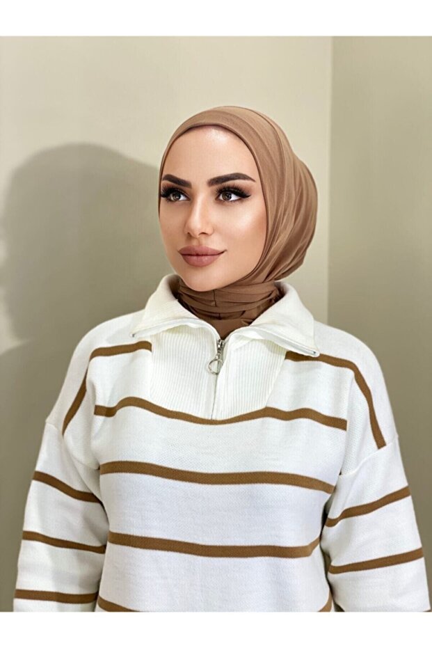 وشاح جاهز مزود بفتحات تهذيبية بلون الجمل