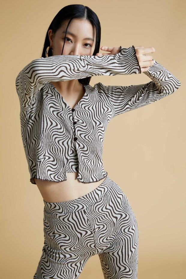Fitted V-Neck Zebra Pattern Cardigan