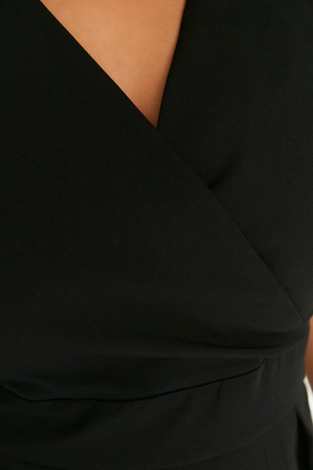 Siyah Dokuma Kruvaze Yaka Elbise TBBSS22EL2825 - 4