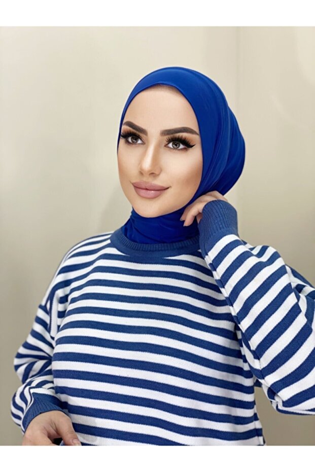 وشاح جاهز مزود بمشبك وشال Hijap Saks باللون الأزرق
