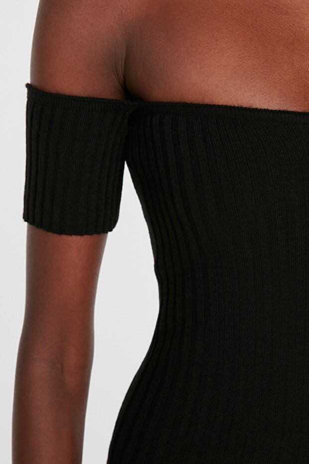 Siyah Midi Carmen Yaka Elbise TWOSS22EL2388 - 4
