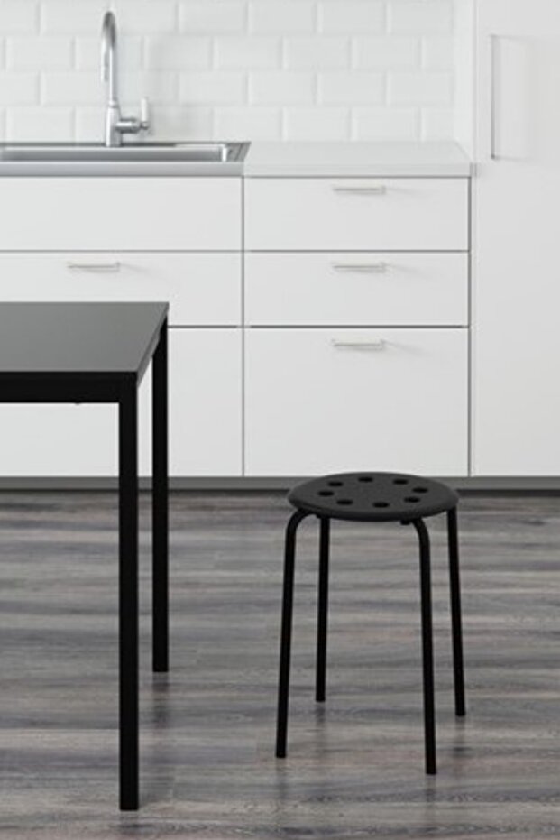 Marıus Tabure, Siyah - 5