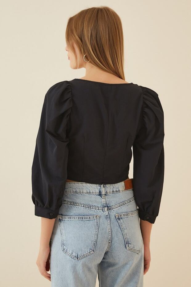 بلوزة ذات ياقة مربعة - 3