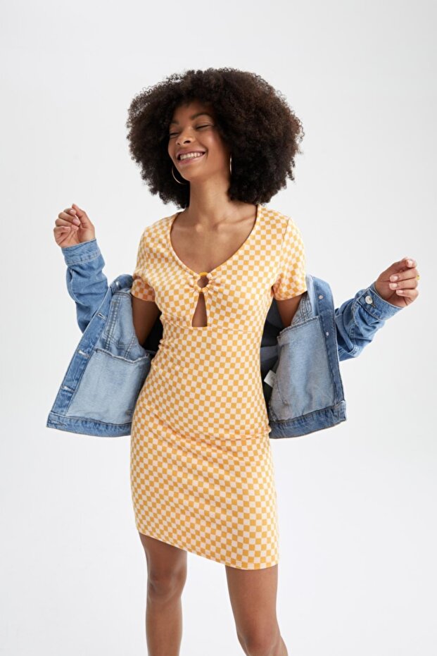 Bodycon Round Neck Gingham Low-cut Short Sleeve Mini Dress