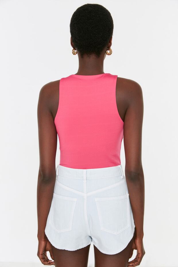 Pembe Halter Yaka Vücuda Oturan Esnek Alttan Çıtçıtlı Örme Body TWOSS20BD0044 - 5
