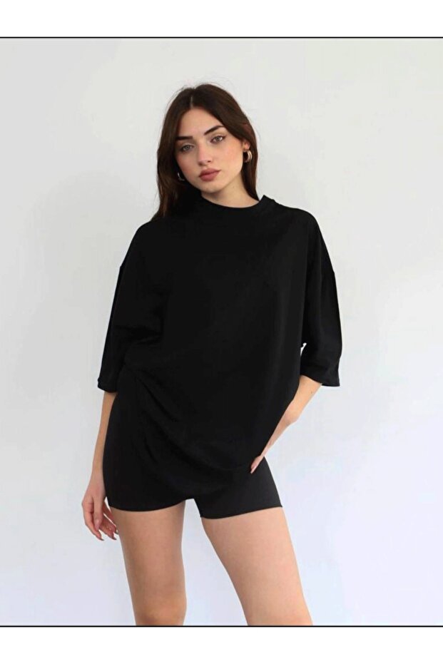 تيشيرت أساسي واسع الحجم للجنسين - 1