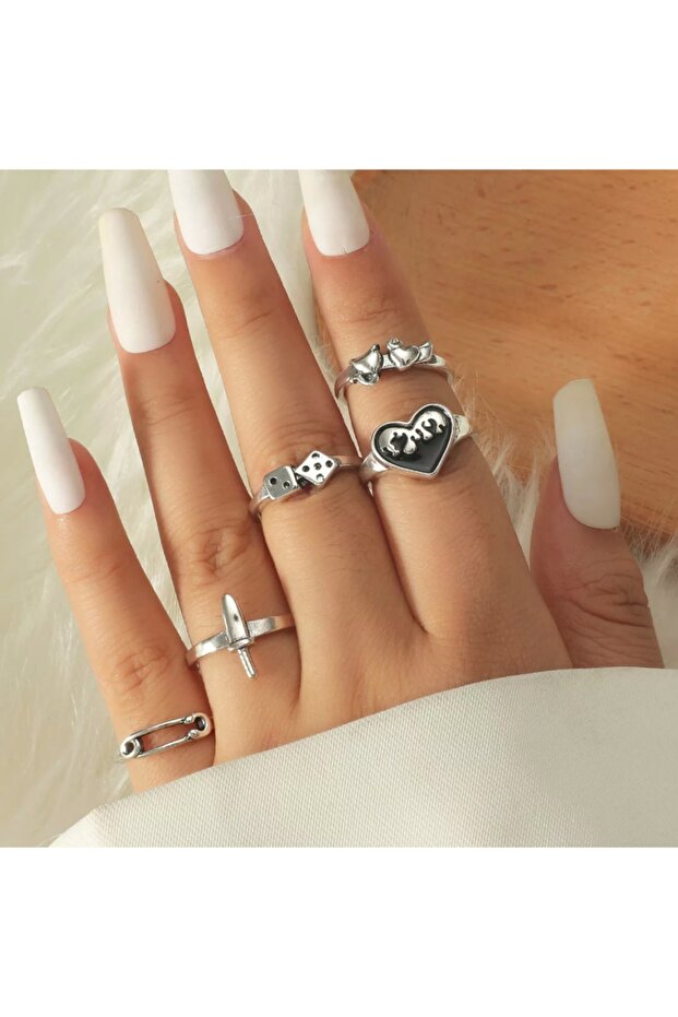 مجموعة خواتم بتصميم قلب السيف - 1
